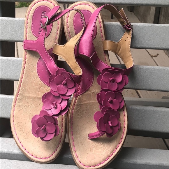 Merona Shoes - Merona Floral pink t-strap faux leather flatsandal